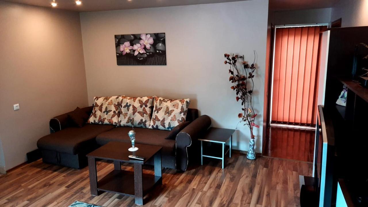 Apartament Laurentiu - Etaj.1 Bucharest Luaran gambar