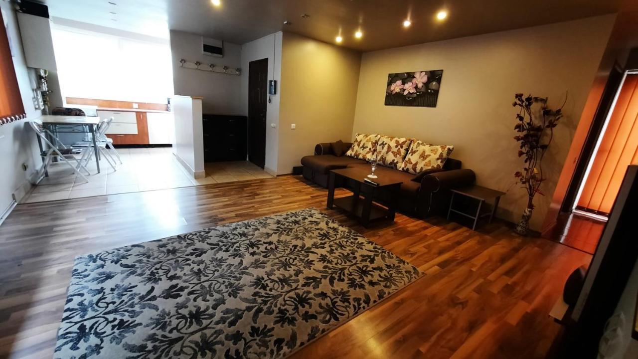 Apartament Laurentiu - Etaj.1 Bucharest Luaran gambar