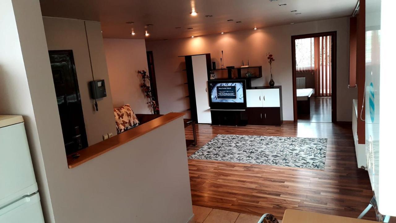 Apartament Laurentiu - Etaj.1 Bucharest Luaran gambar